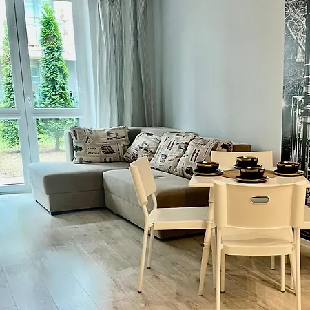 Z Ogrodkiem דירה